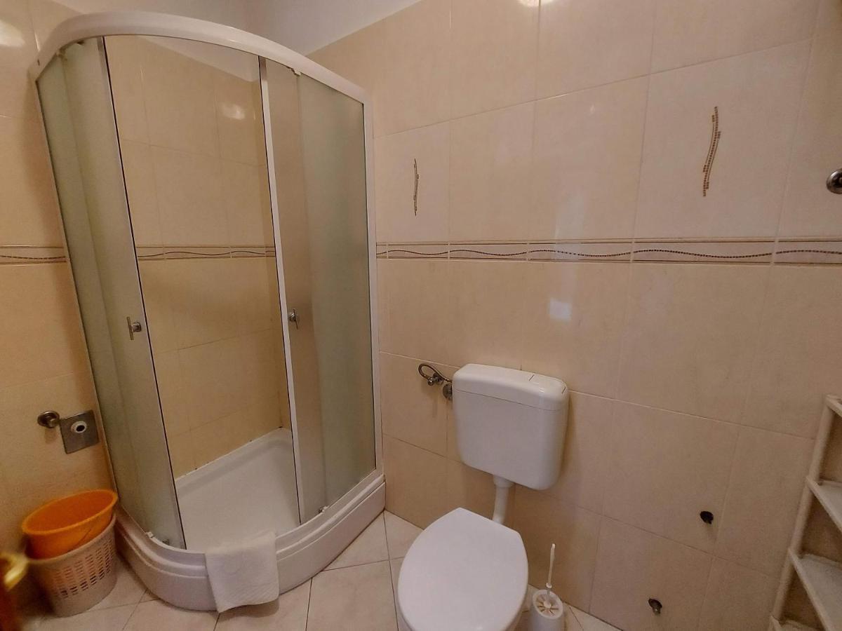 Apartments Fam Tomasic Baska  Ngoại thất bức ảnh