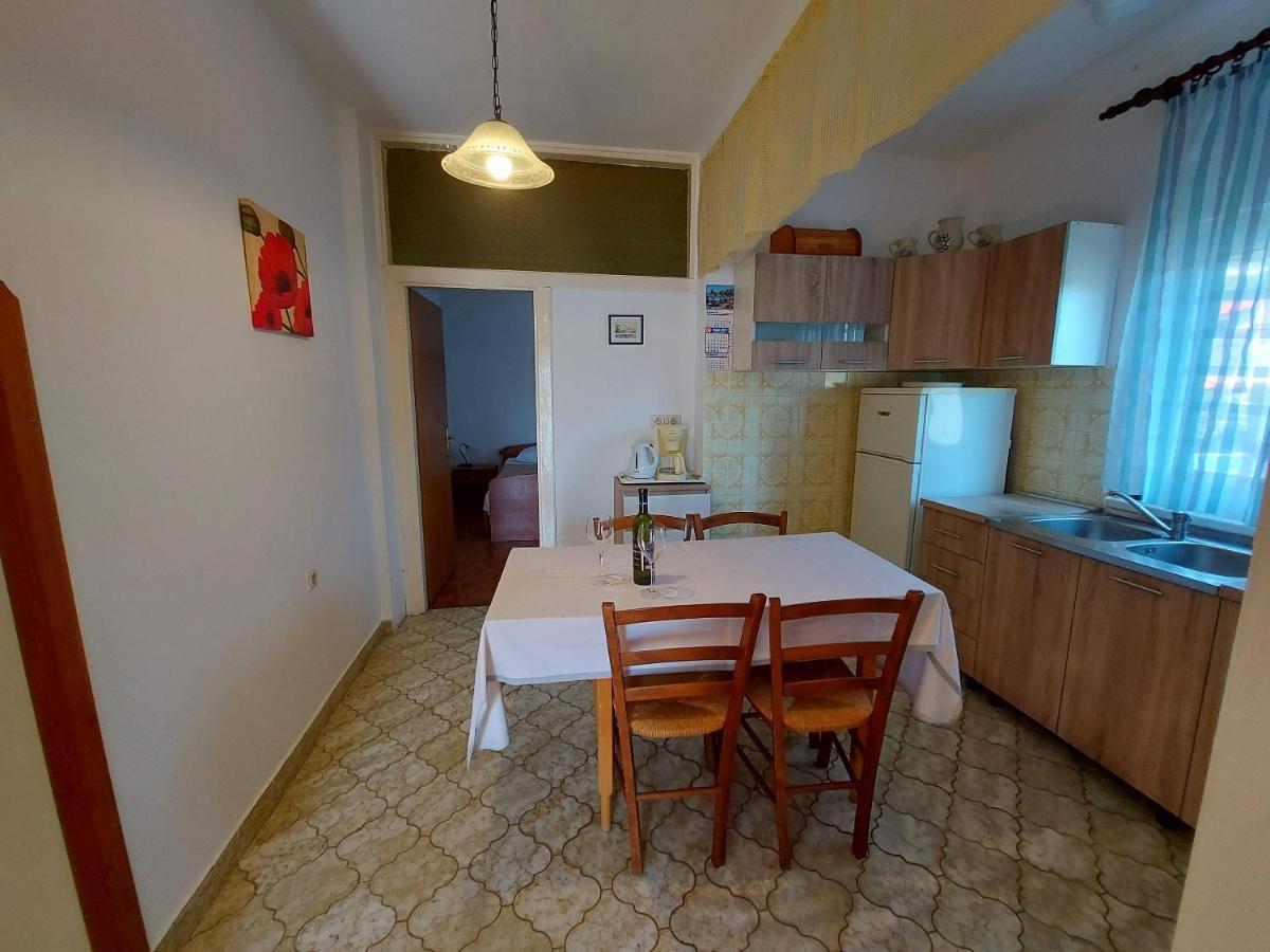 Apartments Fam Tomasic Baska  Phòng bức ảnh