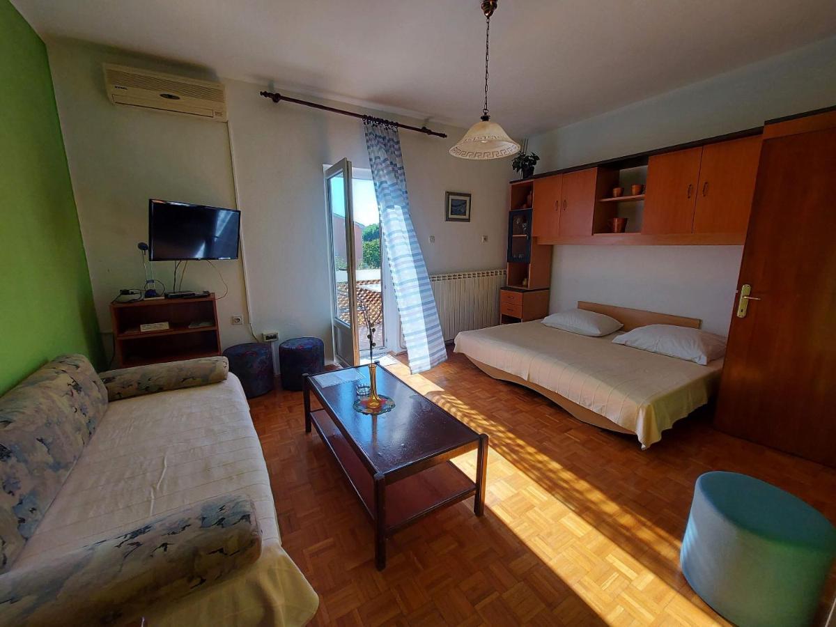 Apartments Fam Tomasic Baska  Phòng bức ảnh